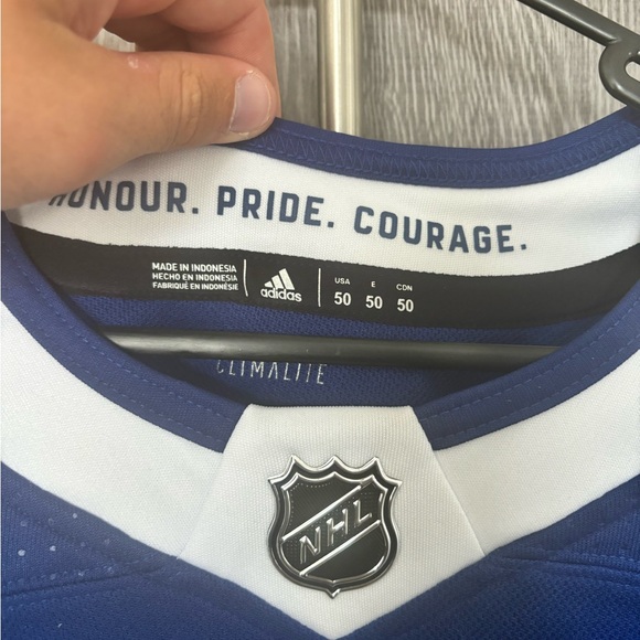 ❗️Toronto Maple Leafs Jersey Size 50 (M)❗️ - Picture 2 of 3